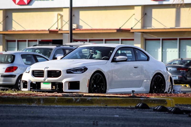 2023-bmw-m2-alpine-white-07.jpg