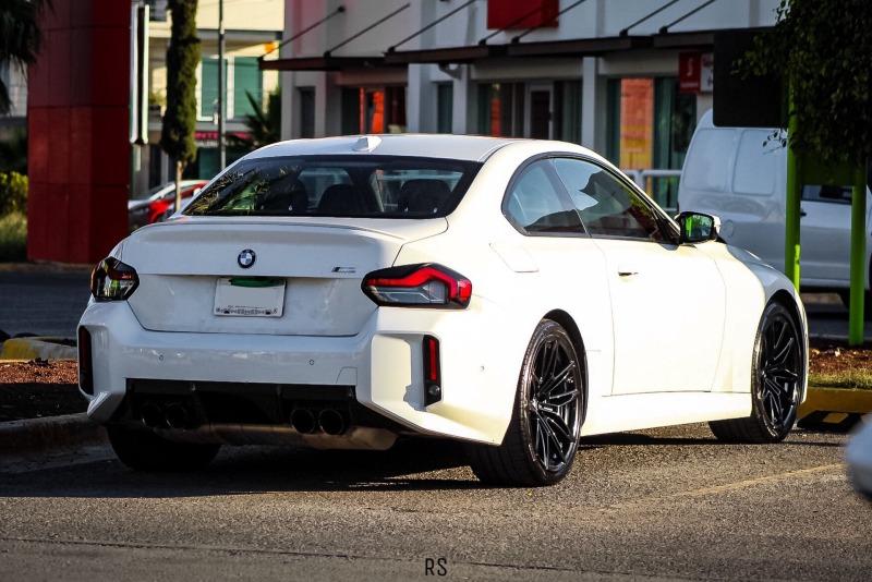 2023-bmw-m2-alpine-white-02.jpg