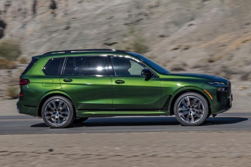 2022-BMW-X7-Facelift-G07-LCI-Indiuidual-Verde-Ermes-M60i-07-1024x682.jpg