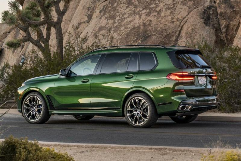 2022-BMW-X7-Facelift-G07-LCI-Indiuidual-Verde-Ermes-M60i-03-1024x682.jpg