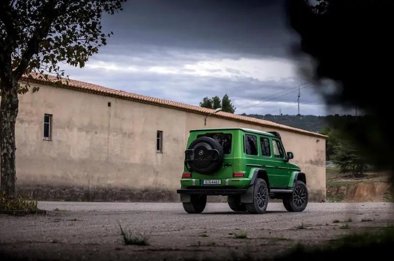 14-mercedes-amg-g62-4x4-squared-fd-2022-rear-static_11zon.jpg