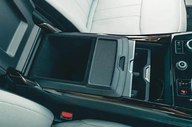 range_rover_sport_d300_console_11zon.jpg