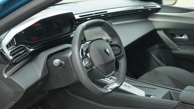 9c2cc739-c8d7-48a6-94f3-d3a6f5e916fa_peugeot+408+interior+volante.jpg