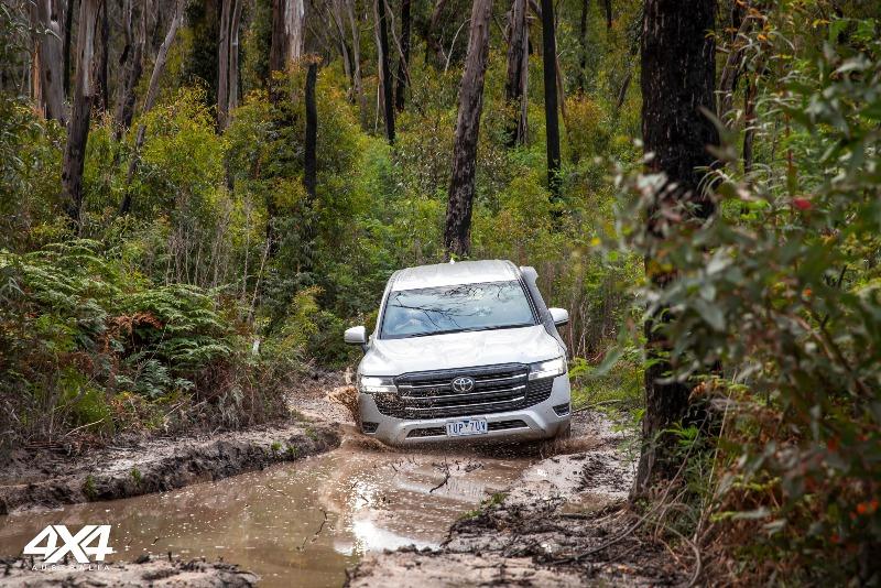 2022_Toyota_LandCruiser_300_Series_GX_74.jpg