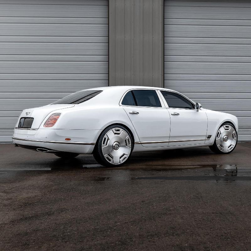 rare-bentley-mulsanne-rides-low-on-brushed-and-polished-agl73-forged-monoblocks_2.jpg
