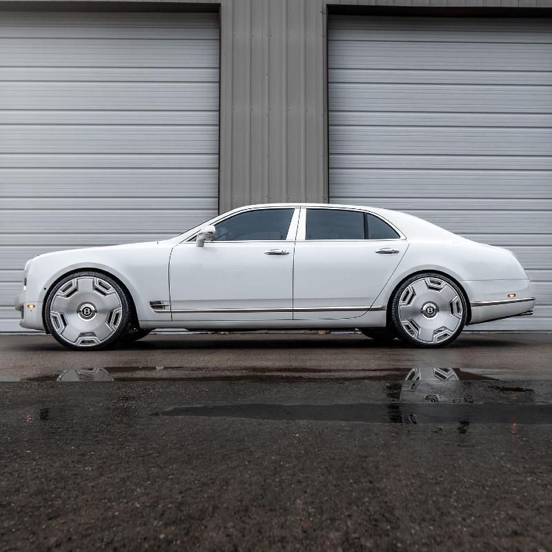 rare-bentley-mulsanne-rides-low-on-brushed-and-polished-agl73-forged-monoblocks_6.jpg