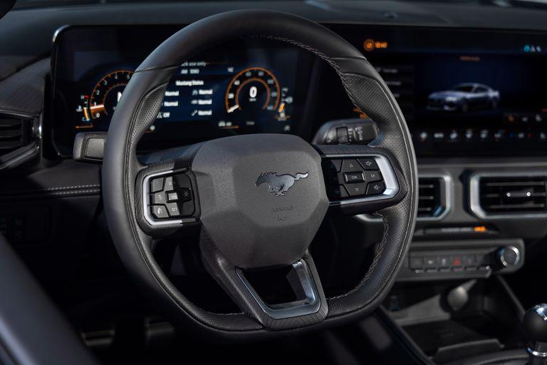 2024-ford-mustang-interior-210-1663169383.jpg