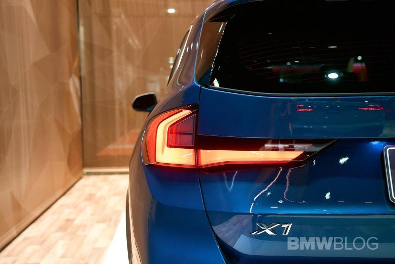 2023-bmw-x1-phytonic-blue-05.jpg