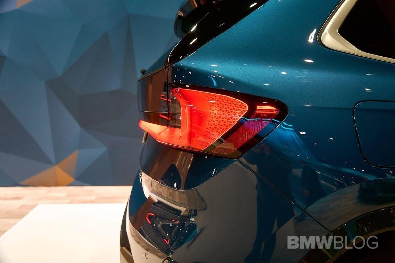 2023-bmw-x1-phytonic-blue-03.jpg