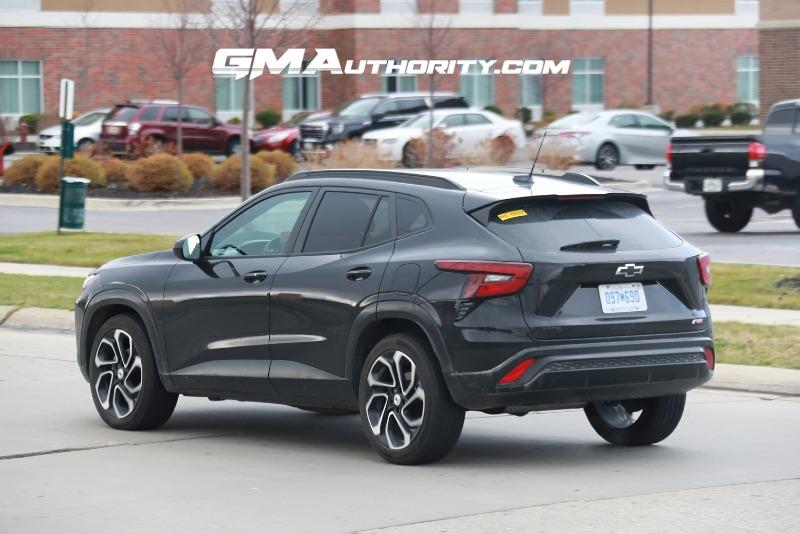 2024-chevrolet-trax-rs-mosaic-black-metallic-gb0-first-photos-exterior-008.jpg