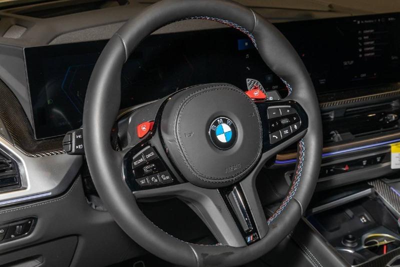 bmw-xm-2023-20-interior-steering-wheel.jpg
