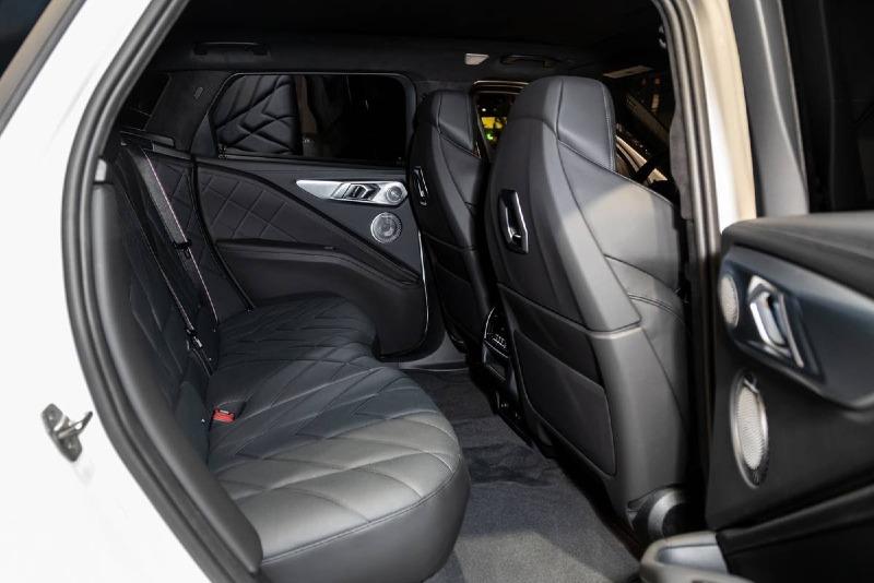 bmw-xm-2023-25-interior-backseat.jpg