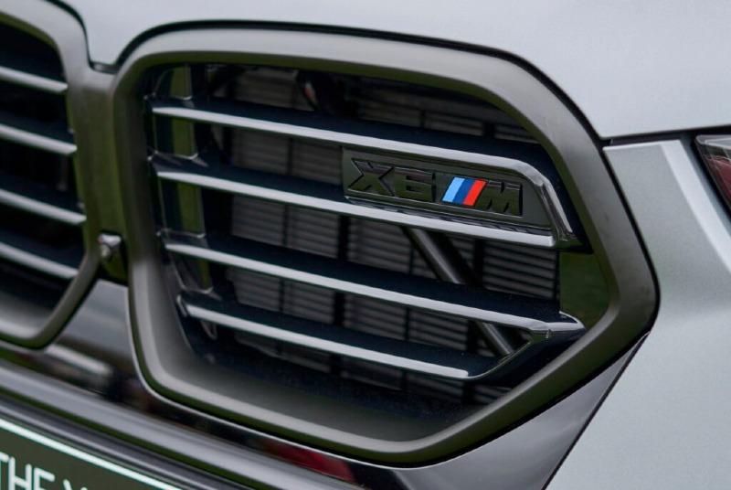 2023-BMW-X6-M-Niere-Quer-Streben-horizontal-F96-LCI-03-1024x685.jpg