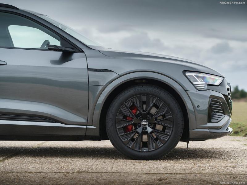 Audi-Q8_Sportback_e-tron_quattro_UK-Version-2024-1024-32.jpg