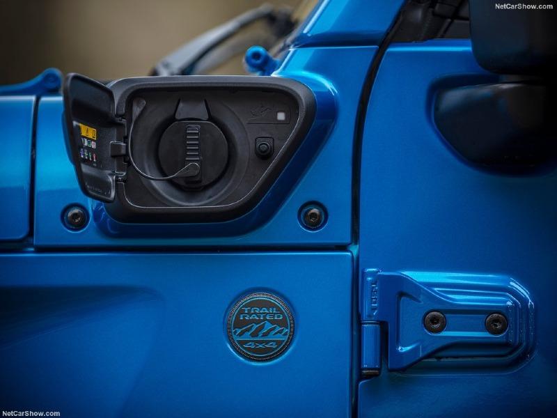 Jeep-Wrangler_4xe-2024-1024-35.jpg