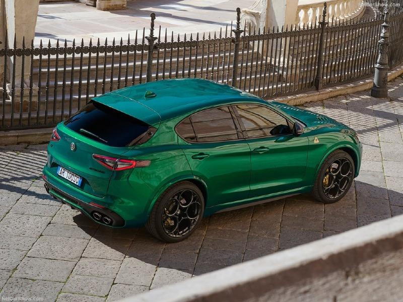 Alfa_Romeo-Stelvio_Quadrifoglio_100th_Anniversary-2023-1024-04.jpg