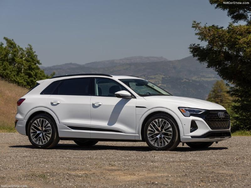 Audi-Q8_e-tron_US-Version-2024-1024-01.jpg