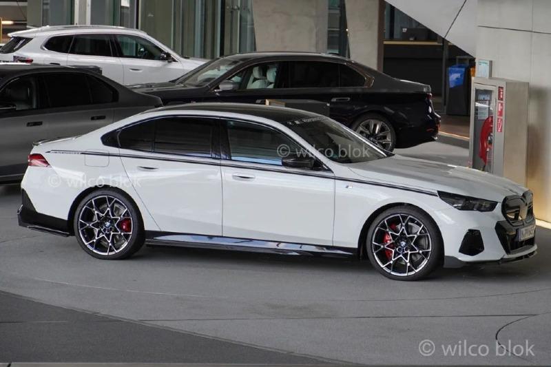 BMW-M5-유출4.jpg