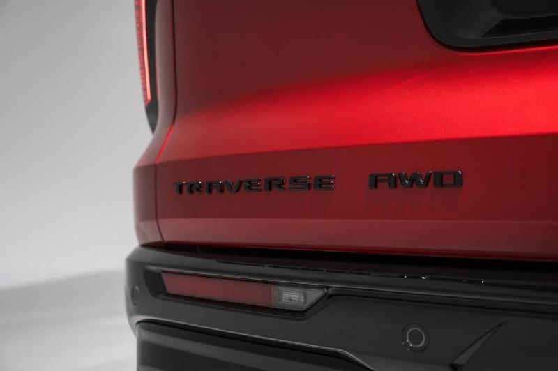 chevrolet-traverse-rs-2024-13-exterior-rear-badge-scaled.jpg