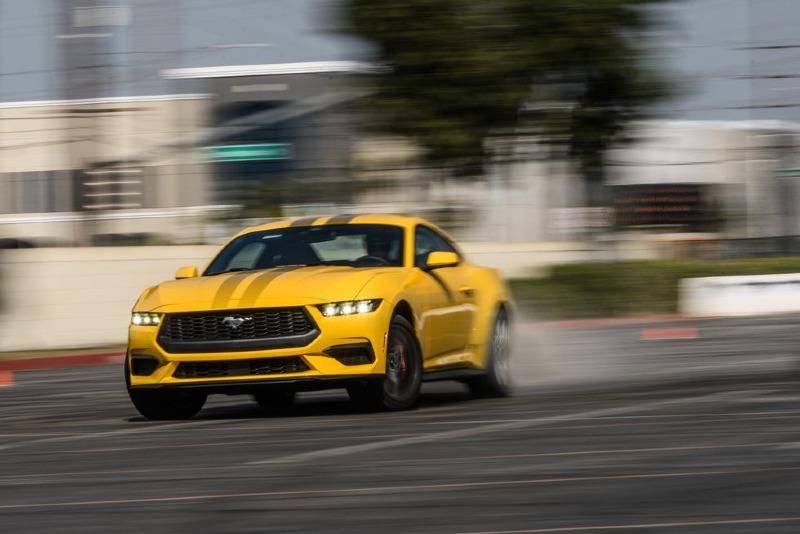 2024-ford-mustang-ecoboost-124-1.jpg
