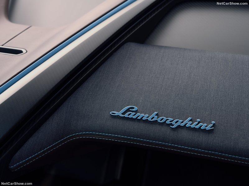Lamborghini-Lanzador_Concept-2023-800-2a.jpg