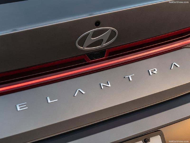 Hyundai-Elantra-2024-1024-45.jpg