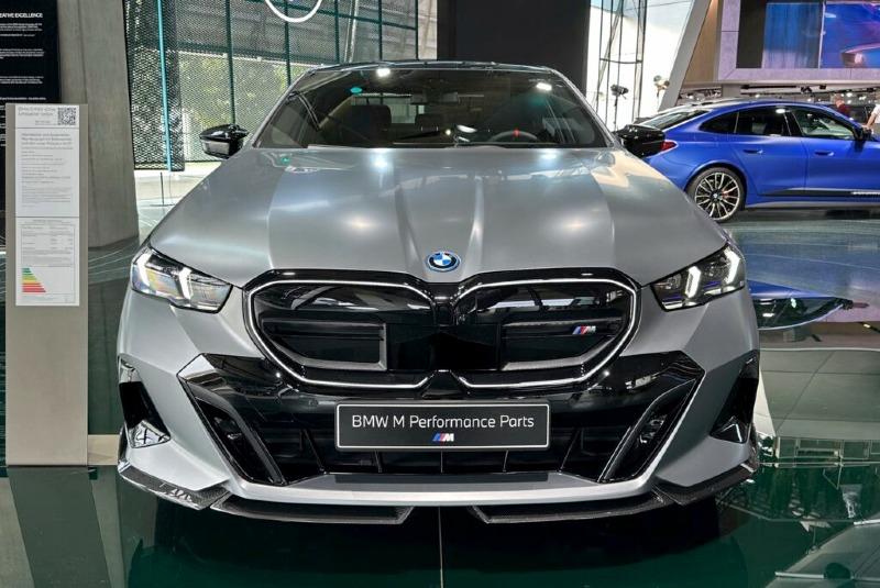 BMW-i5-M60-G60-Tuning-M-Performance-Parts-Frozen-Pure-Grey-02-1024x684.jpg