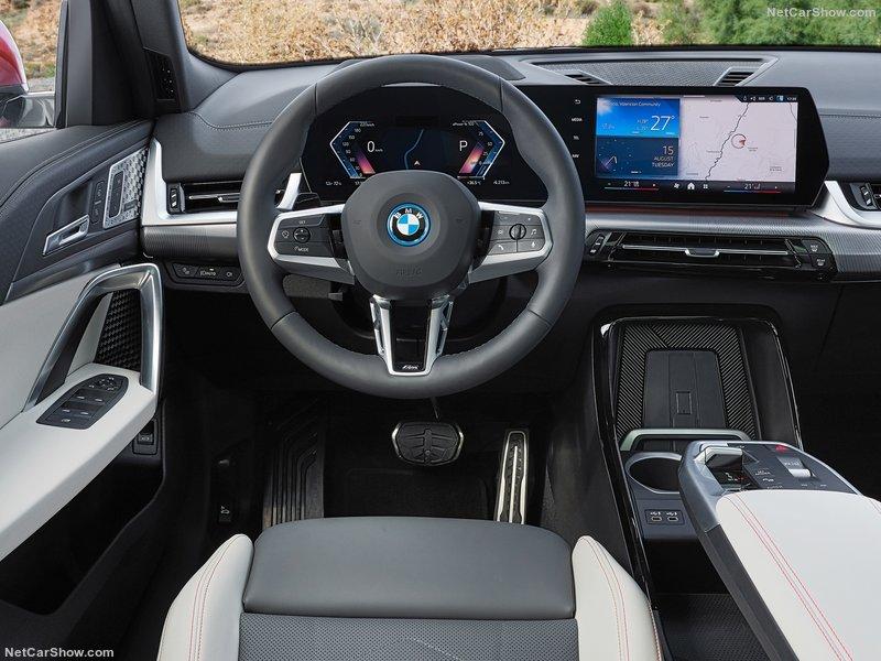 BMW-iX2-2024-800-2c.jpg