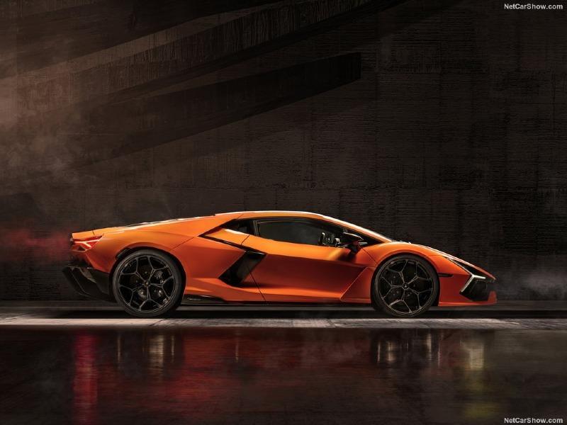 Lamborghini-Revuelto-2024-1024-10.jpg