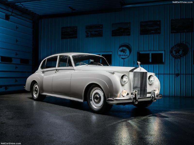 Rolls-Royce-Silver_Cloud_II_Paramount_by_Ringbrothers-1961-1024-01.jpg