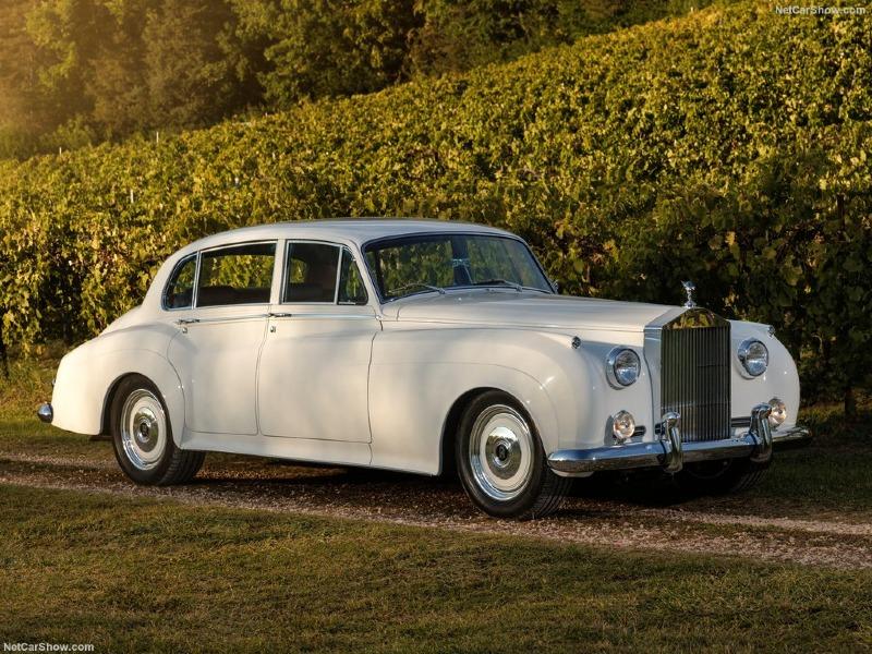 Rolls-Royce-Silver_Cloud_II_Paramount_by_Ringbrothers-1961-1024-02.jpg