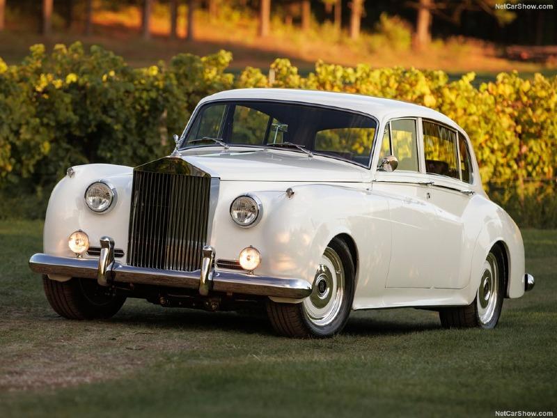 Rolls-Royce-Silver_Cloud_II_Paramount_by_Ringbrothers-1961-1024-08.jpg