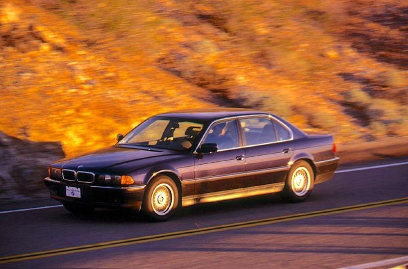 1998-full-size-luxury-sedan-comparison-112-13.jpg