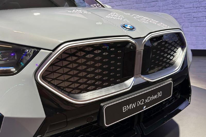 BMW-iX2-U10-Brooklyn-Grey-M-Sport-Live-Elektro-X2-09-1024x682.jpg