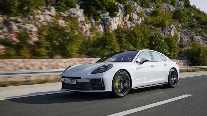 porsche-doubles-down-on-panamera-plug-in-hybrids-two-more-versions-now-on-the-table_1.jpg