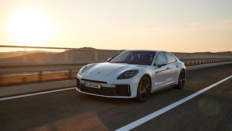 porsche-doubles-down-on-panamera-plug-in-hybrids-two-more-versions-now-on-the-table_3.jpg