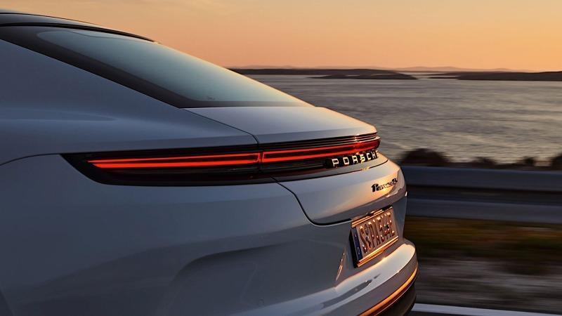porsche-doubles-down-on-panamera-plug-in-hybrids-two-more-versions-now-on-the-table_4.jpg