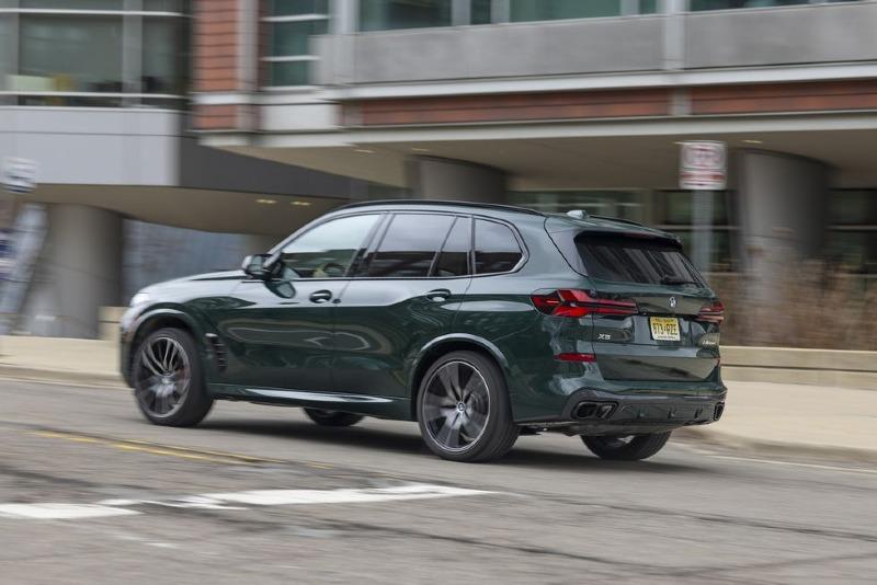 2024-bmw-x5-m60i-140-2.jpg