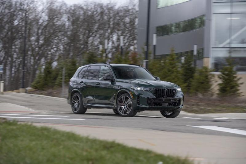 2024-bmw-x5-m60i-127-7.jpg