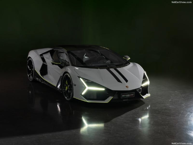 Lamborghini-Revuelto_Arena_Ad_Personam-2024-1024-02.jpg