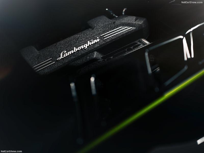 Lamborghini-Revuelto_Arena_Ad_Personam-2024-1024-13.jpg