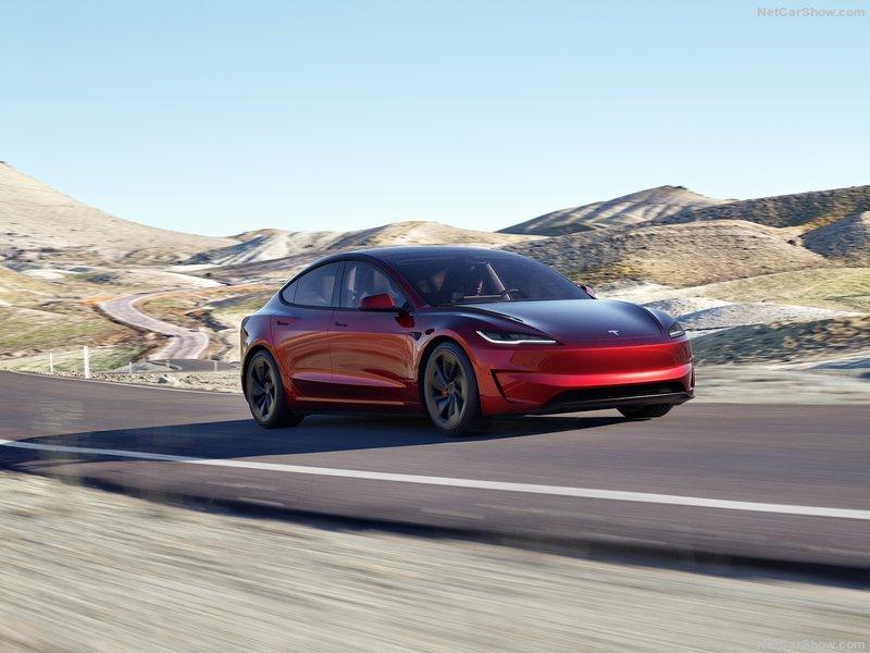 Tesla-Model_3_Performance-2025-800-09.jpg