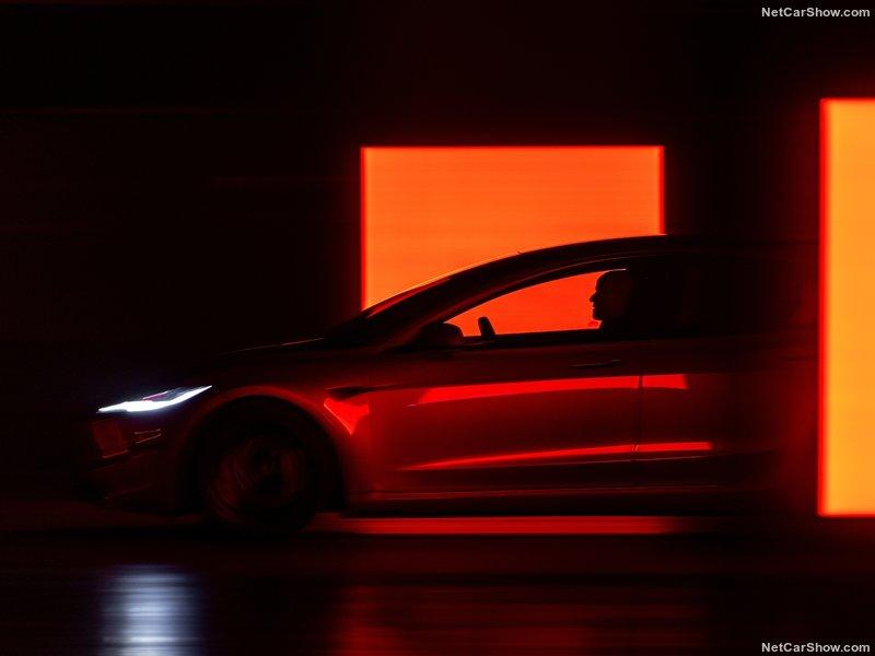 Tesla-Model_3_Performance-2025-800-2e.jpg