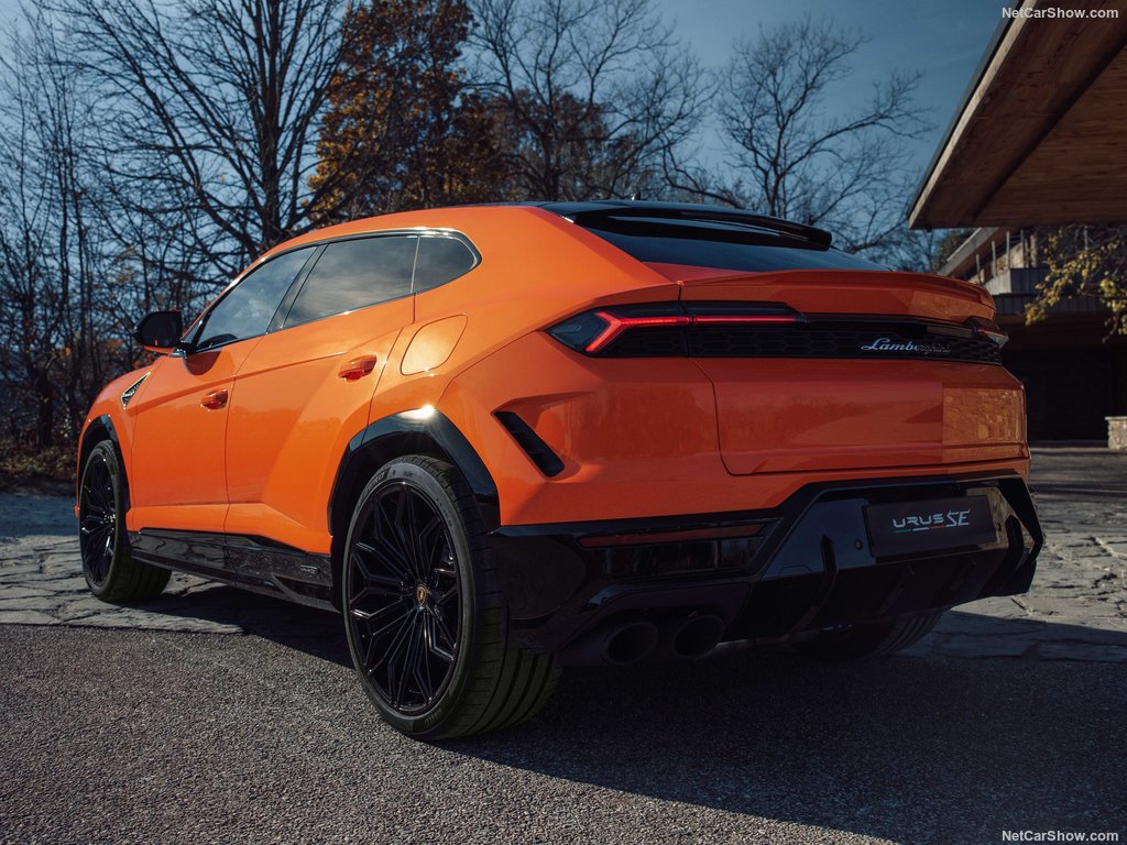 Lamborghini-Urus_SE-2025-1024-10.jpg