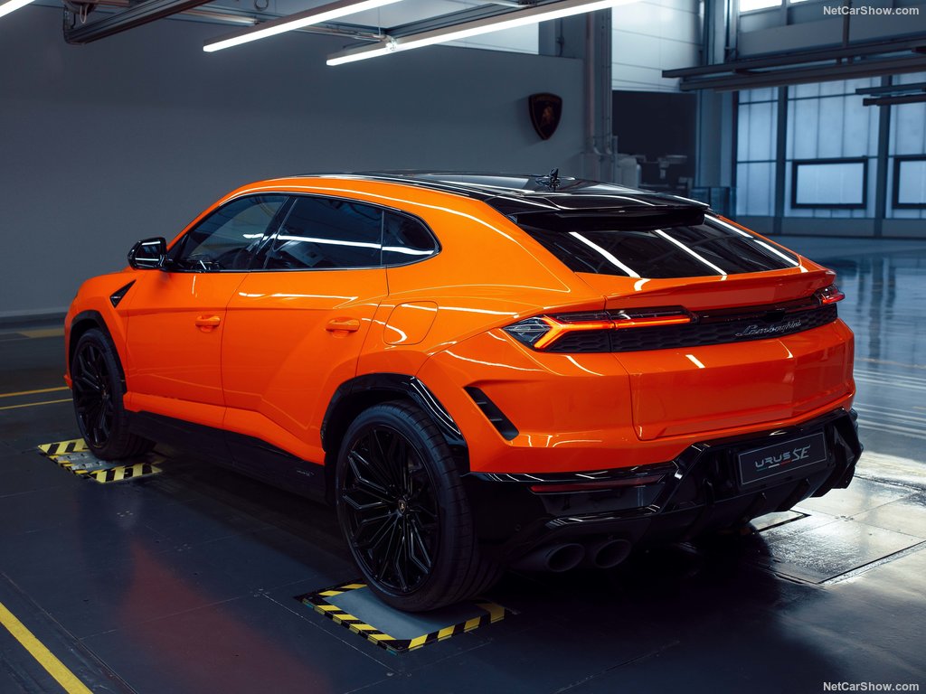 Lamborghini-Urus_SE-2025-1024-11.jpg