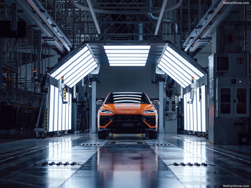 Lamborghini-Urus_SE-2025-1024-14.jpg