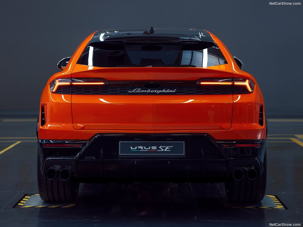 Lamborghini-Urus_SE-2025-1024-17.jpg
