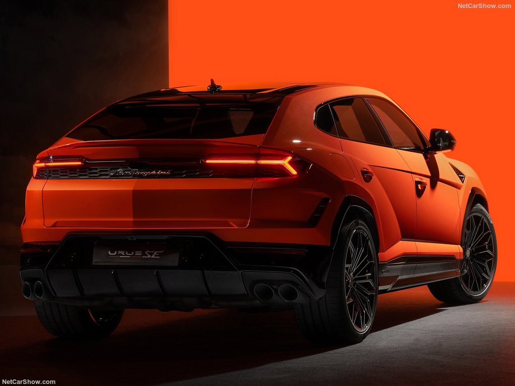 Lamborghini-Urus_SE-2025-1024-27.jpg