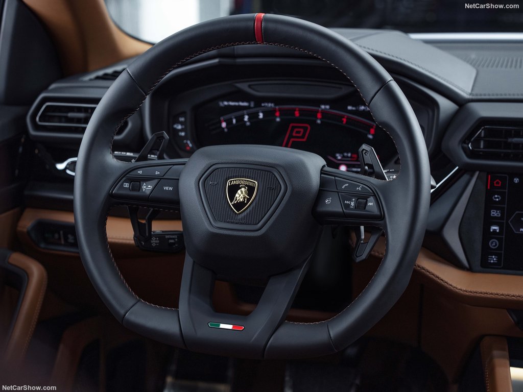 Lamborghini-Urus_SE-2025-1024-34.jpg