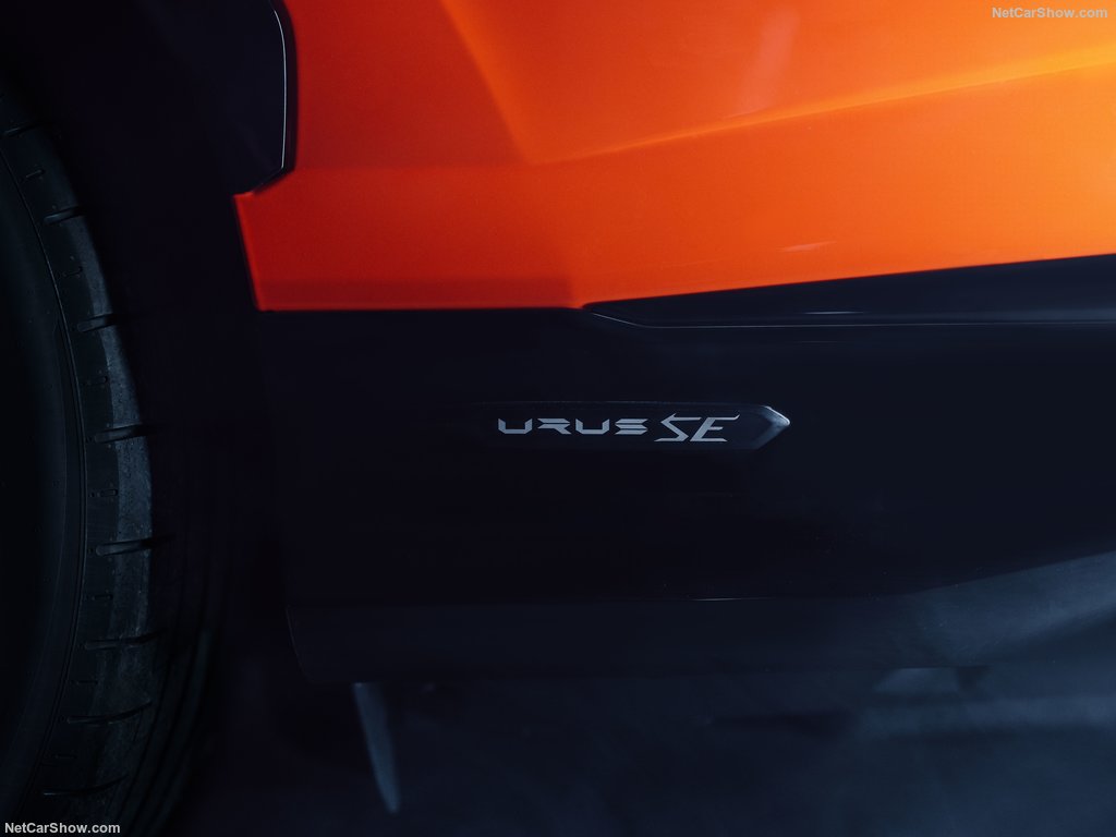 Lamborghini-Urus_SE-2025-1024-42.jpg